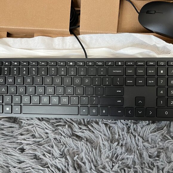 Brand NEW - Keyboard and mouse - Picture 2 of 5
